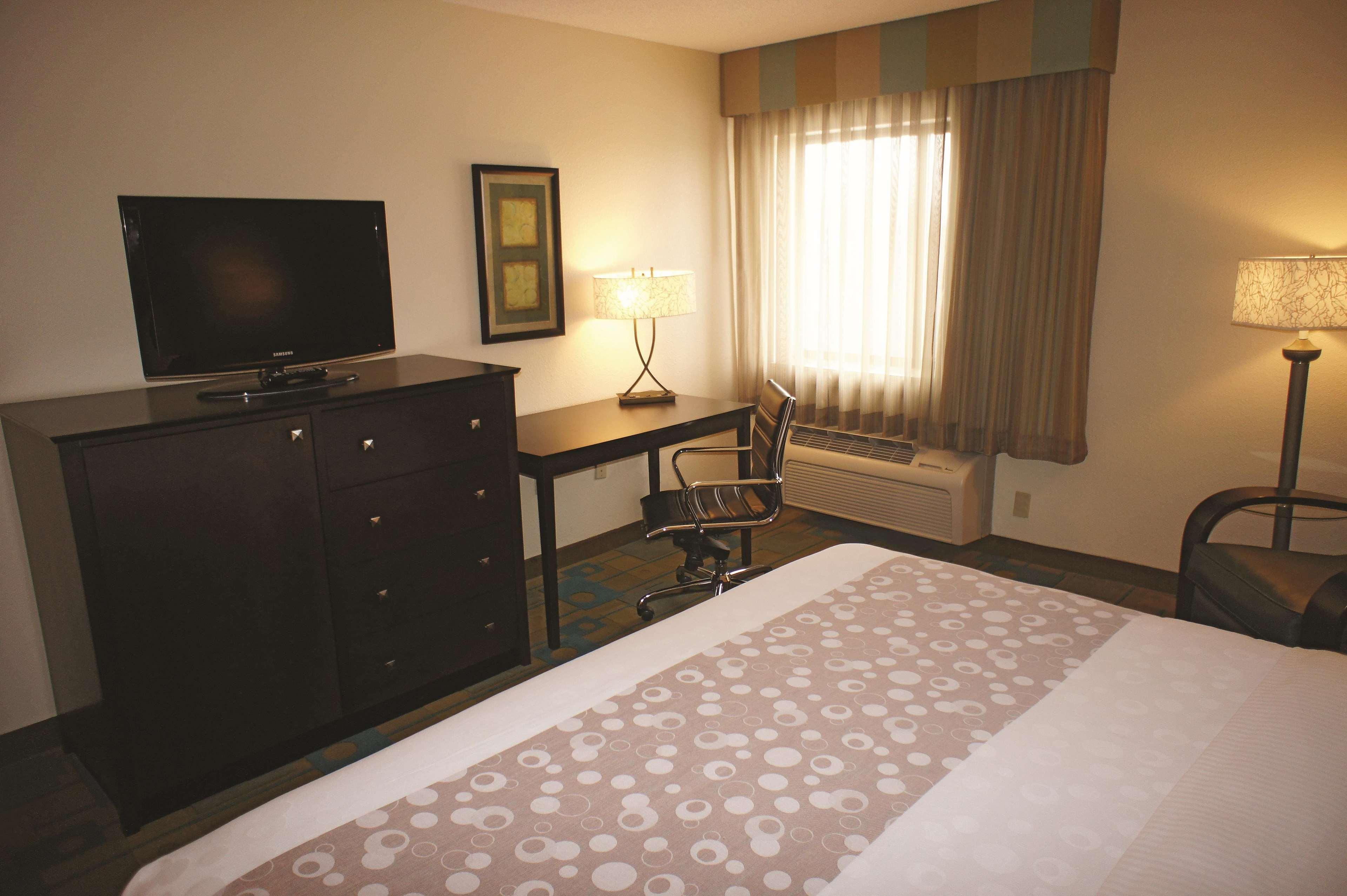 La Quinta By Wyndham Plattsburgh Hotell Exteriör bild