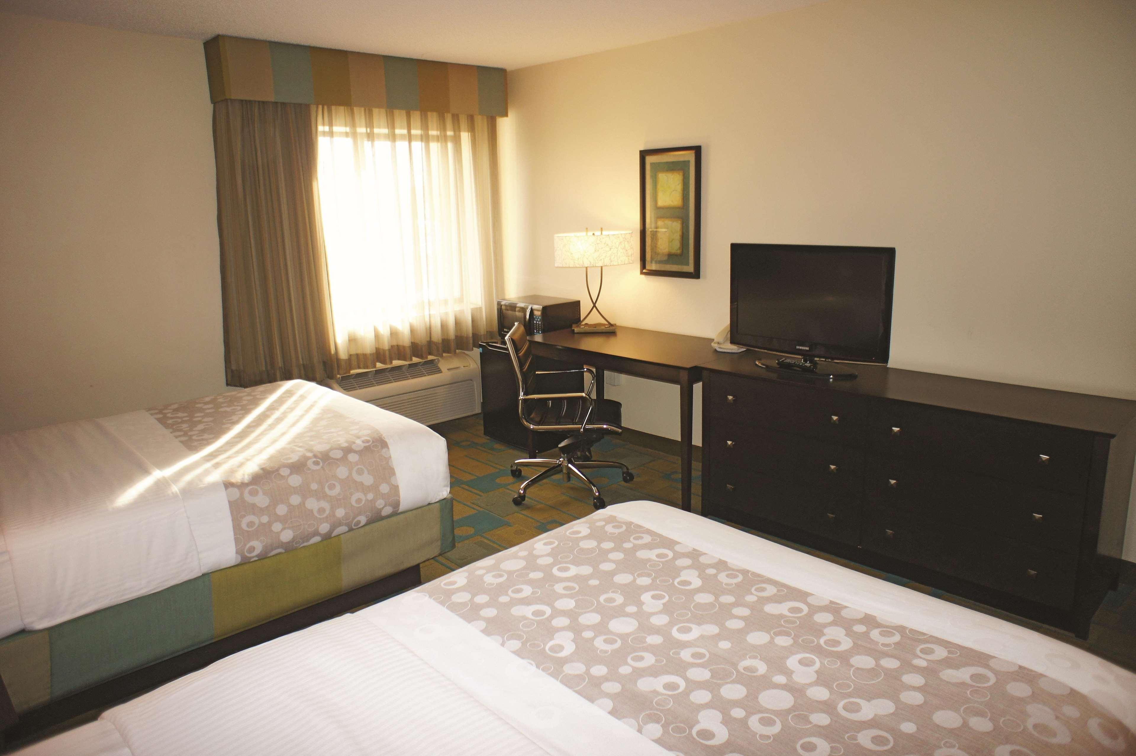 La Quinta By Wyndham Plattsburgh Hotell Exteriör bild